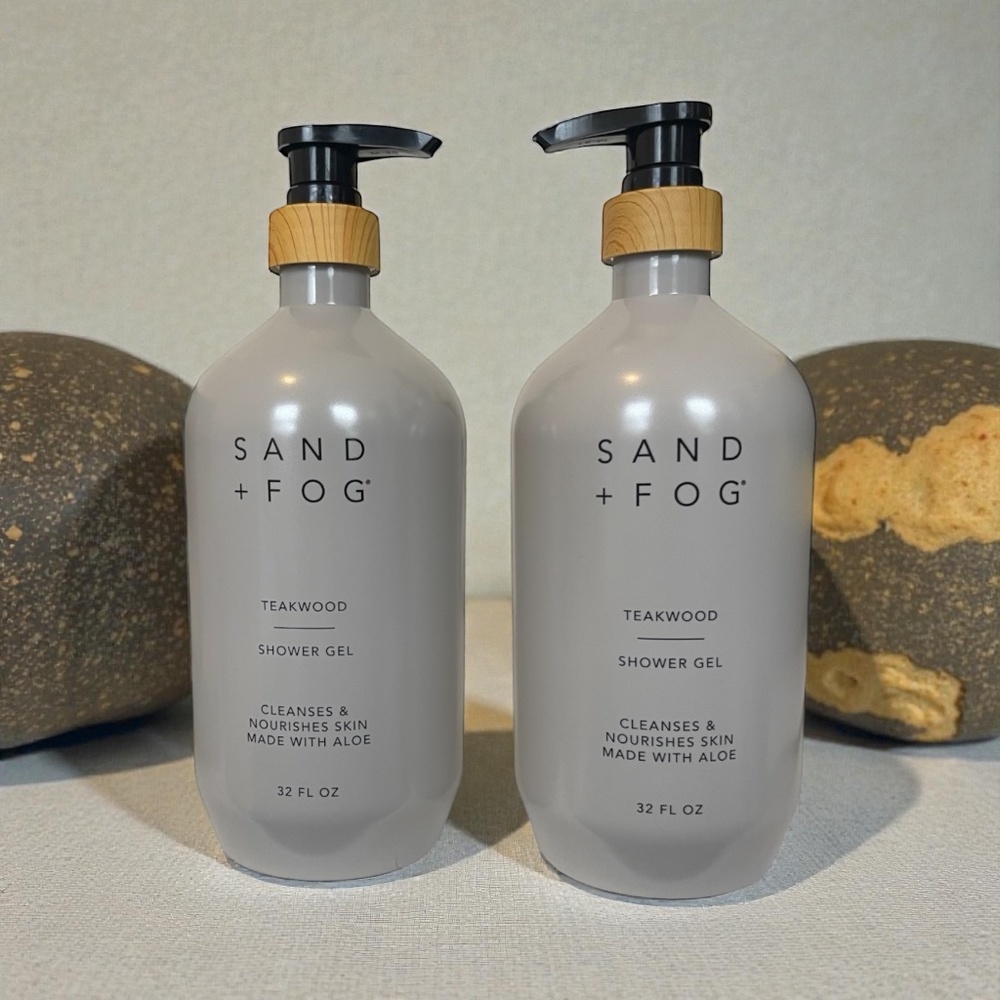 SAND + FOG Teakwood Shower Gel - Gray